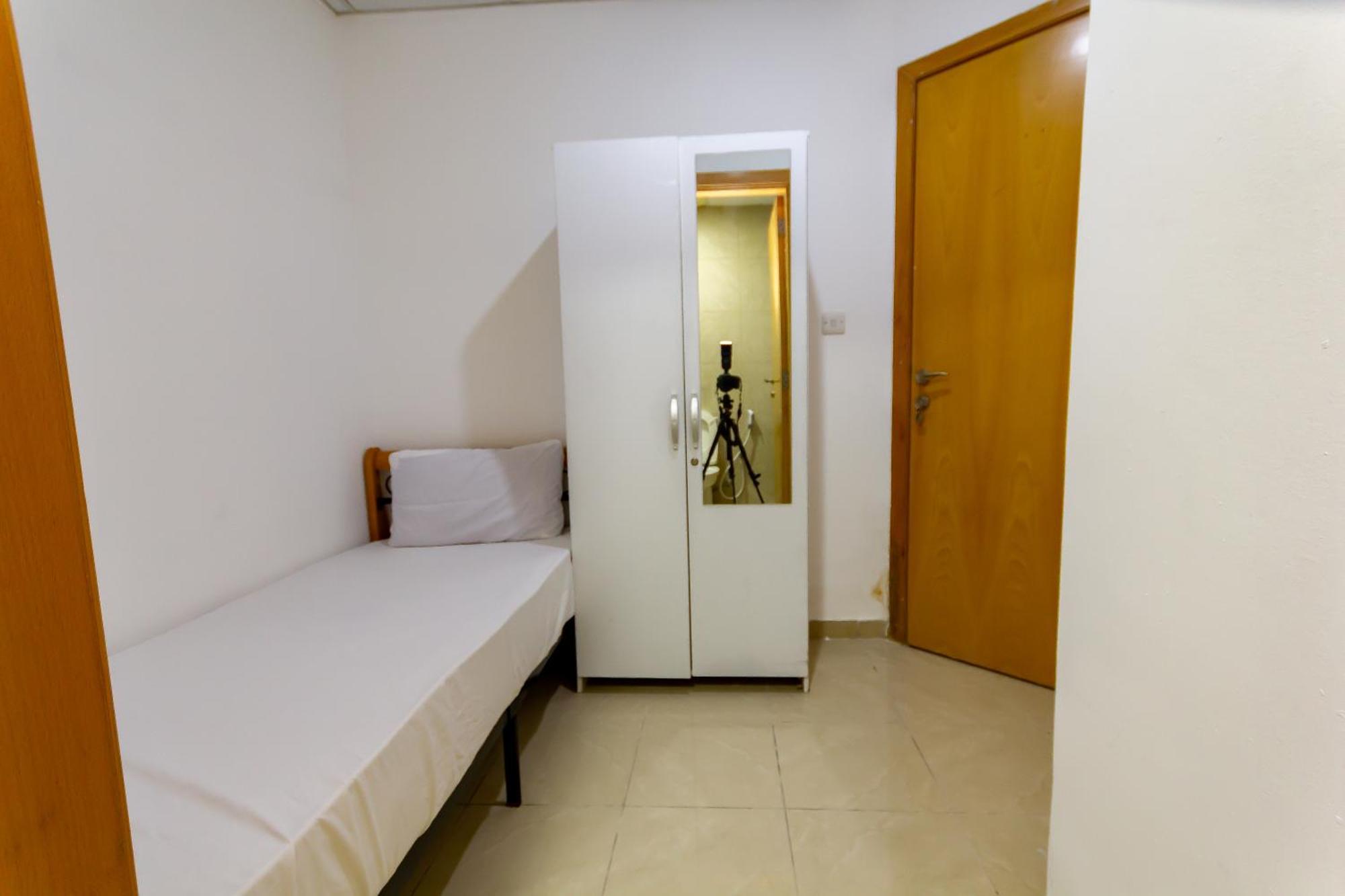 Budget Rooms With Private Bathroom For 'Girls' Only In Dubai, Marina Екстер'єр фото