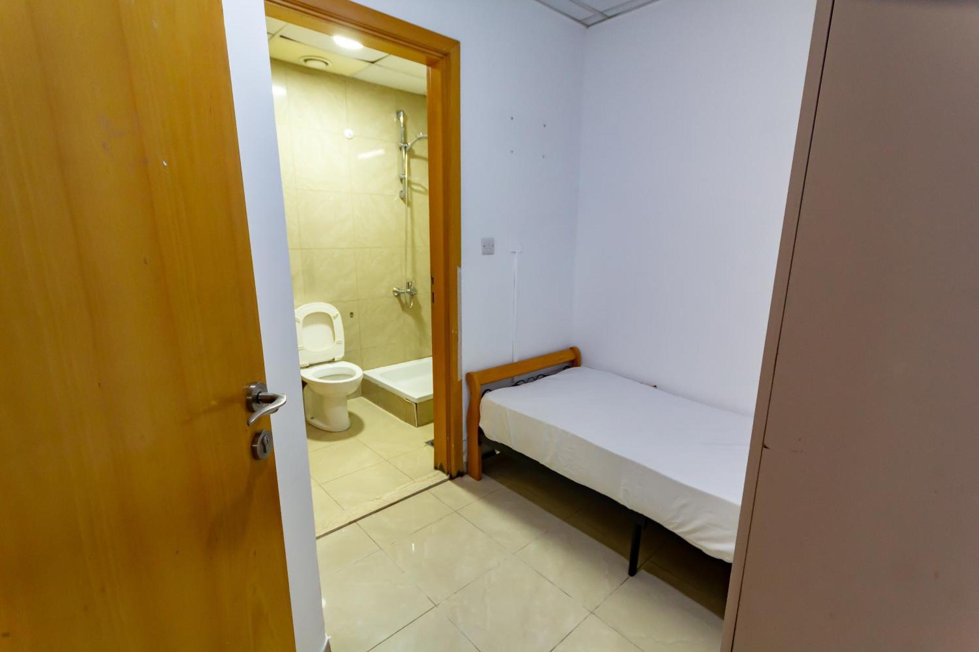 Budget Rooms With Private Bathroom For 'Girls' Only In Dubai, Marina Екстер'єр фото