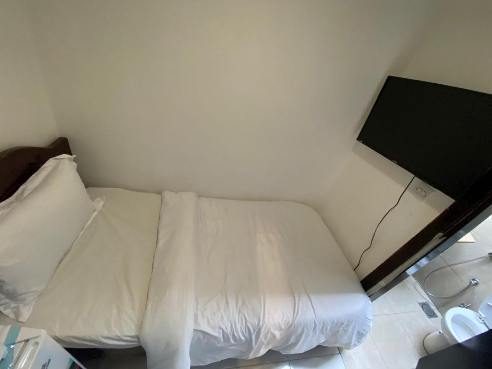 Budget Rooms With Private Bathroom For 'Girls' Only In Dubai, Marina Екстер'єр фото