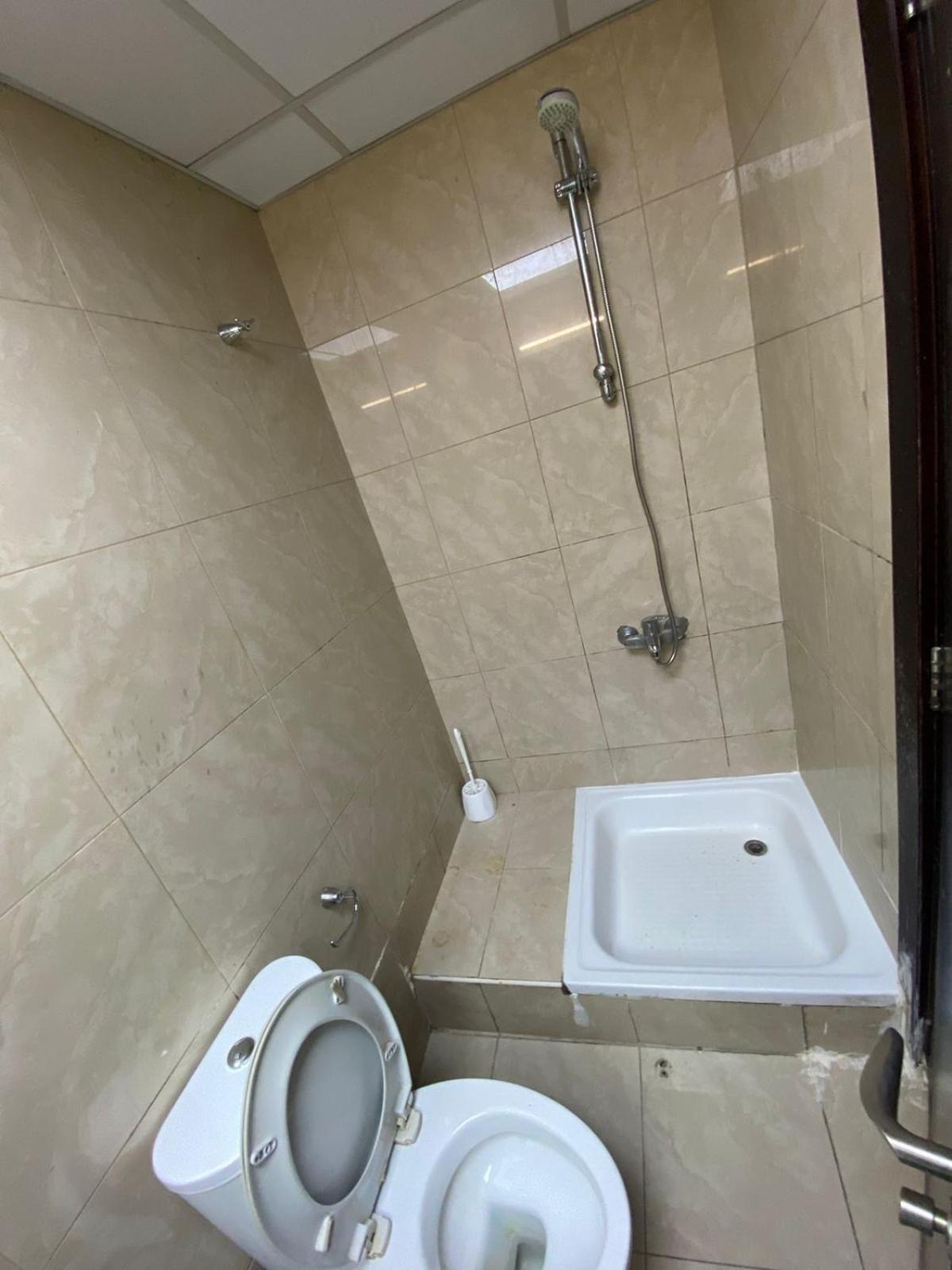Budget Rooms With Private Bathroom For 'Girls' Only In Dubai, Marina Екстер'єр фото