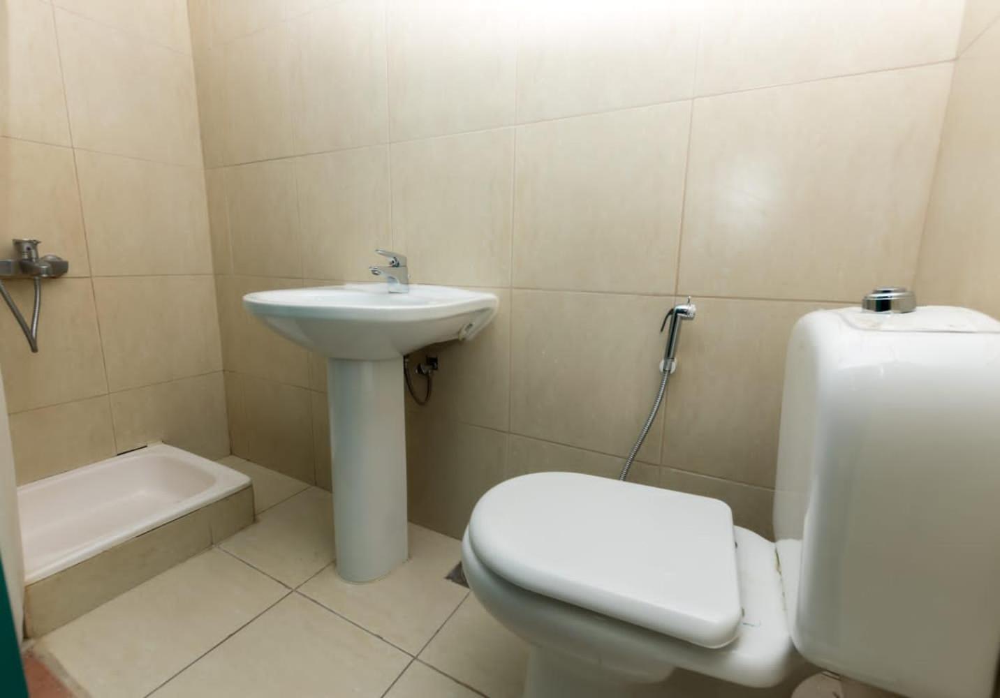 Budget Rooms With Private Bathroom For 'Girls' Only In Dubai, Marina Екстер'єр фото