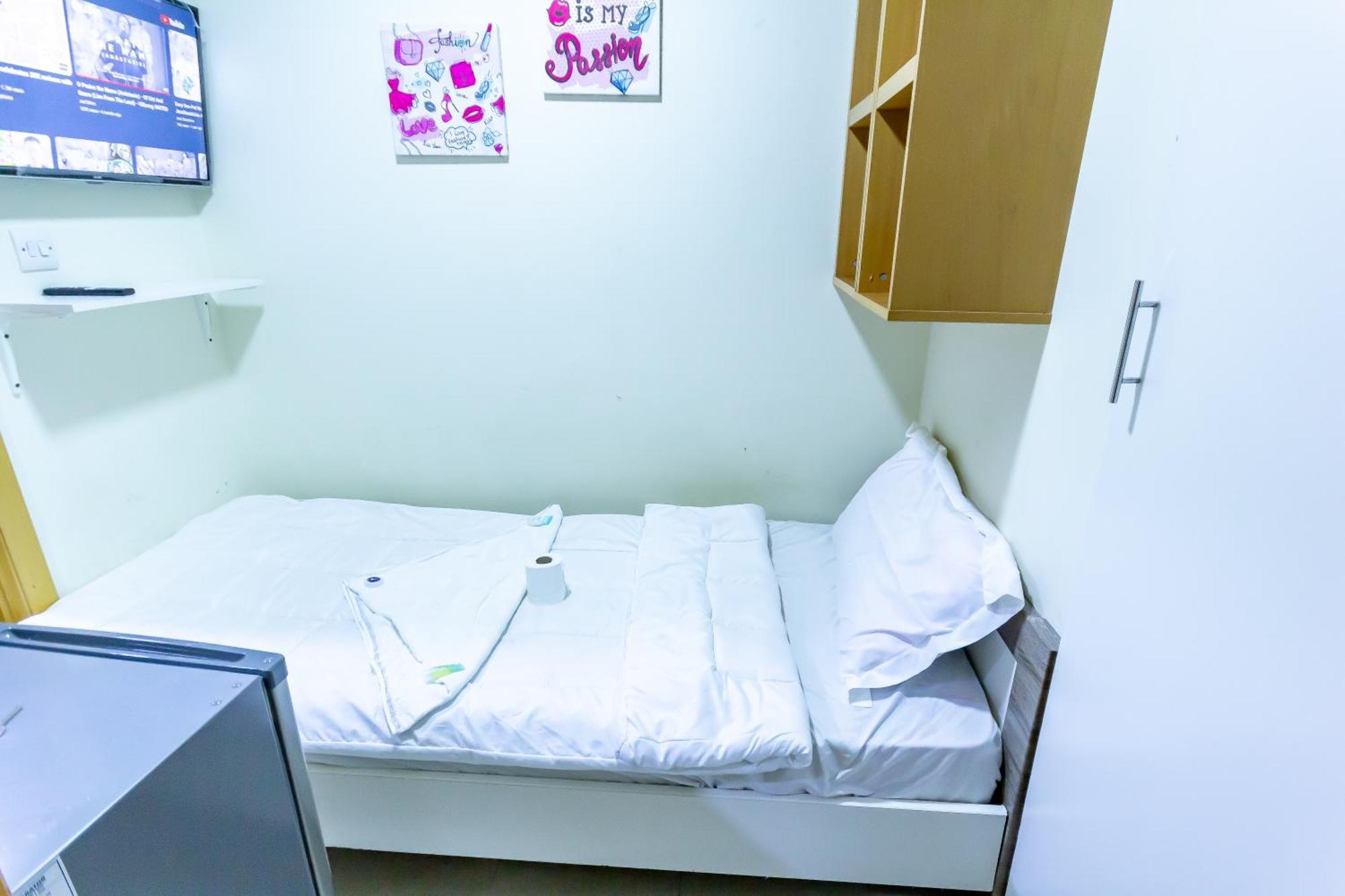 Budget Rooms With Private Bathroom For 'Girls' Only In Dubai, Marina Екстер'єр фото