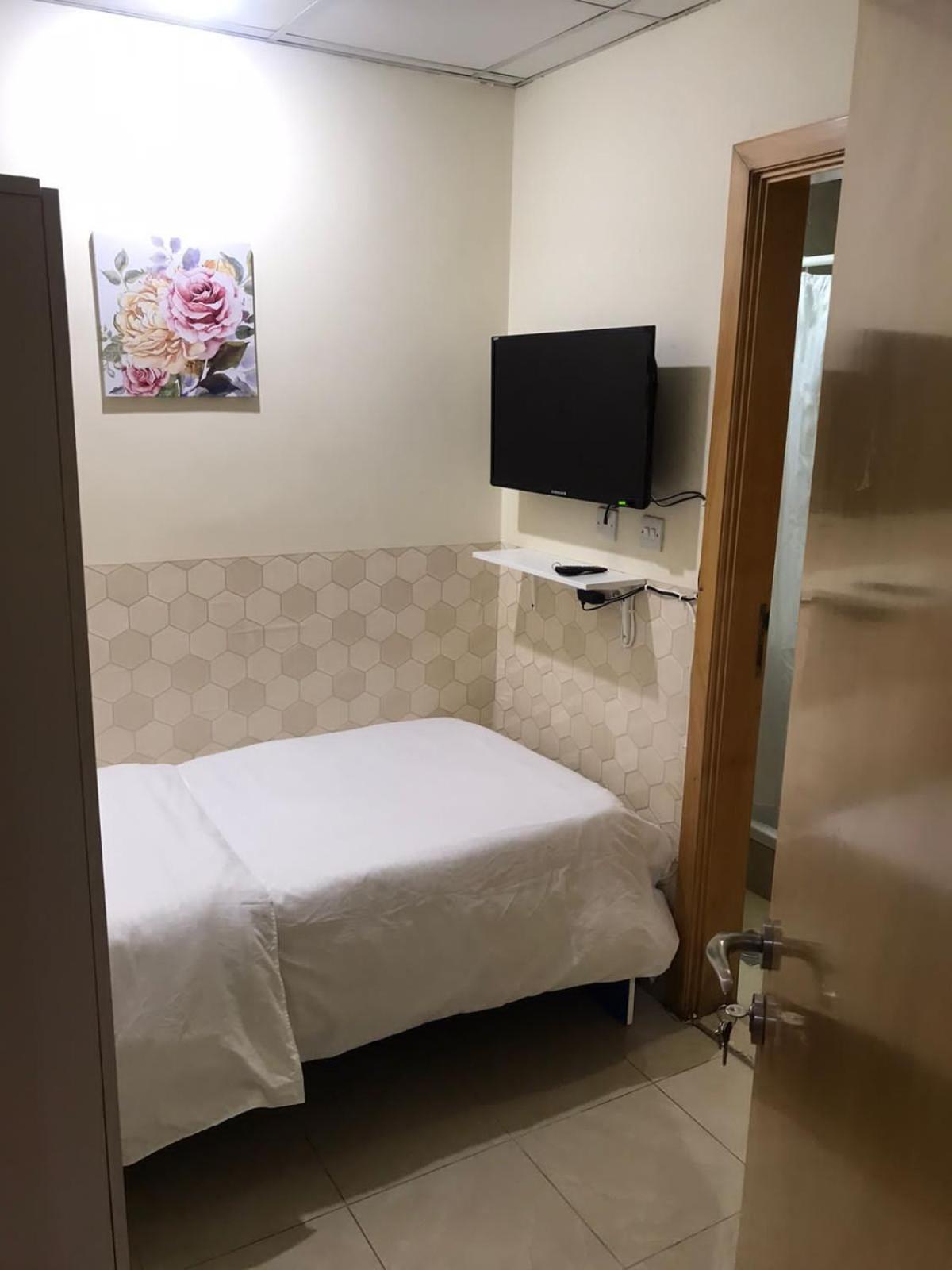 Budget Rooms With Private Bathroom For 'Girls' Only In Dubai, Marina Екстер'єр фото